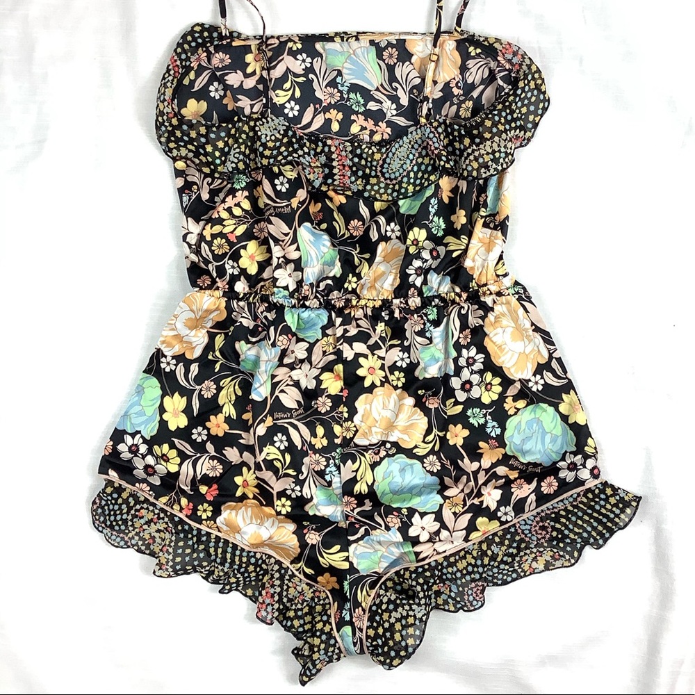 New Victoria’s Secret Flounce Romper Sz Small - Picture 7 of 8